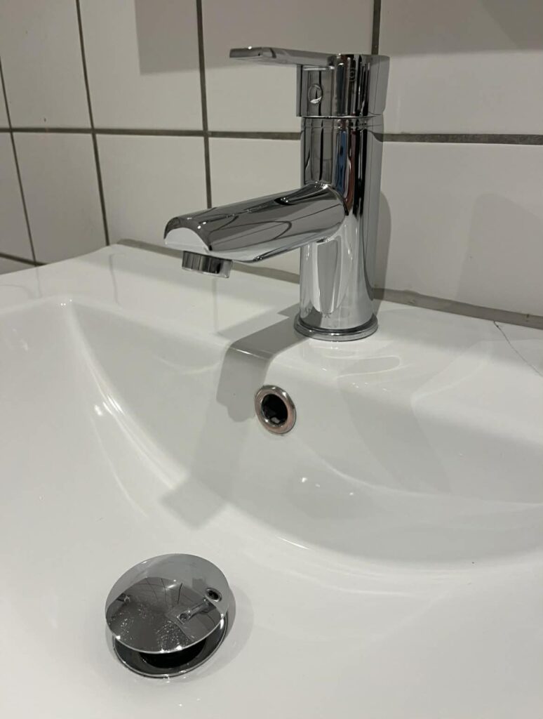 håndvask armatur rengøring hjallerup hos kunde efter billede